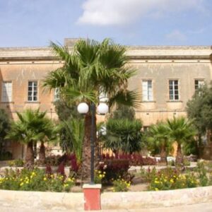 I wish to maintain the garden at Fra Diego Residence.