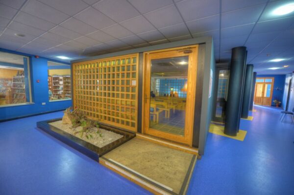 I wanna help as a Receptionist at Millennium Chapel - Image 3