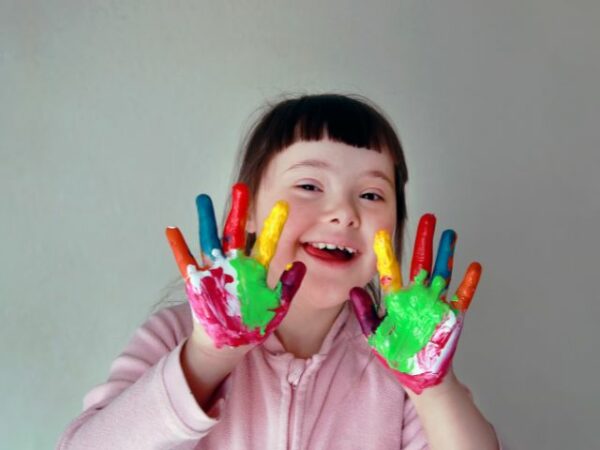 I want to help in art sessions with young residents at Dar il-Kaptan